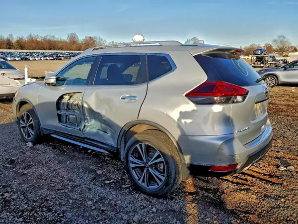 JN8AT2MV6LW138824 2020 NISSAN ROGUE - Image 2