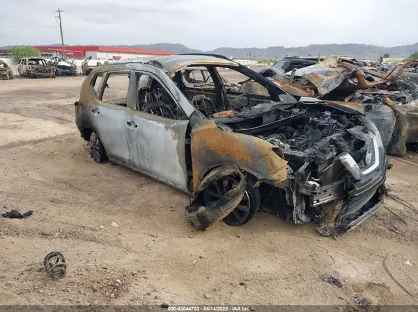 JN8AT2MV6LW139763 2020 NISSAN ROGUE - Image 1