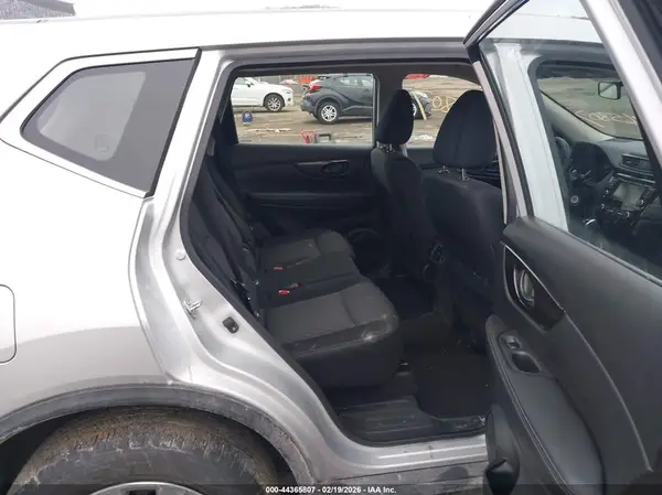 JN8AT2MV6LW140184 2020 NISSAN ROGUE - Image 8