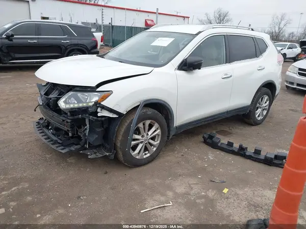 JN8AT2MV7GW154018 2016 NISSAN ROGUE - Image 2