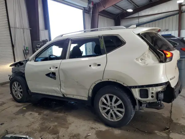 JN8AT2MV7HW001723 2017 NISSAN ROGUE - Image 2