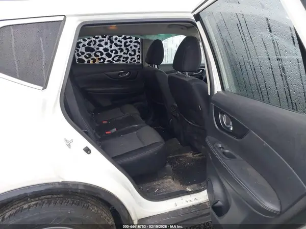 JN8AT2MV7HW002824 2017 NISSAN ROGUE - Image 8