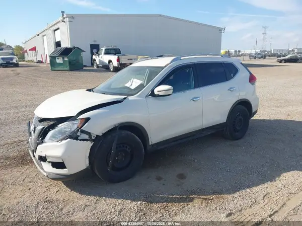 JN8AT2MV7HW003407 2017 NISSAN ROGUE - Image 2