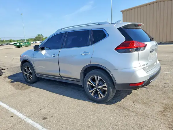 JN8AT2MV7HW003441 2017 NISSAN ROGUE - Image 2