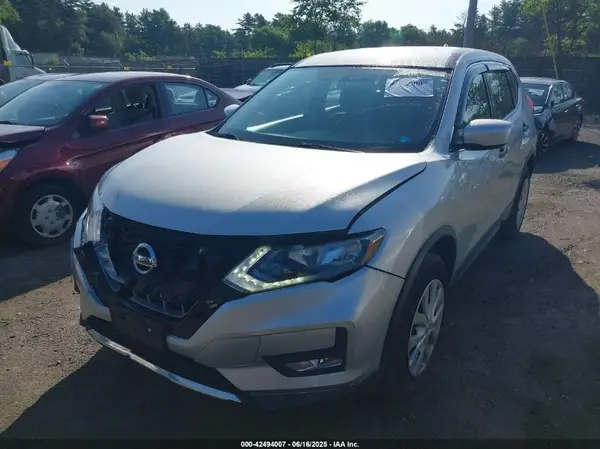 JN8AT2MV7HW004332 2017 NISSAN ROGUE - Image 2