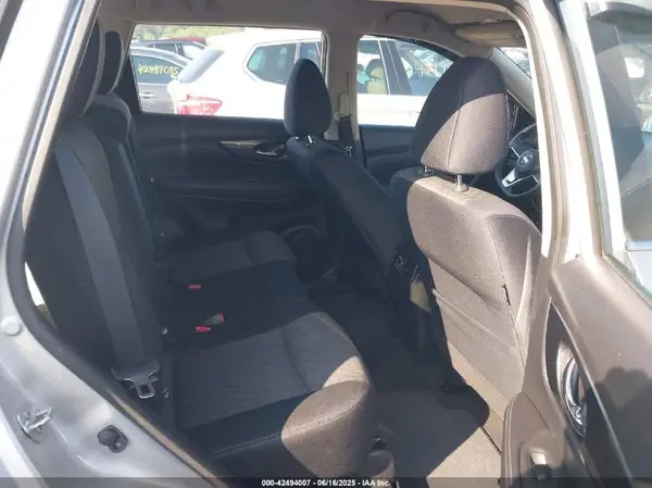 JN8AT2MV7HW004332 2017 NISSAN ROGUE - Image 8