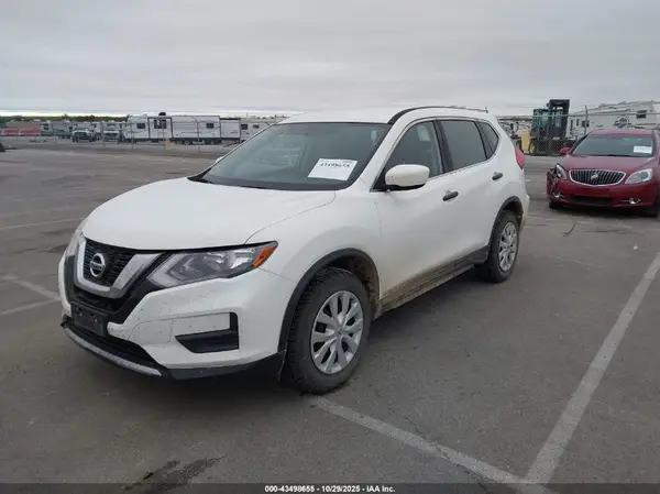 JN8AT2MV7HW005688 2017 NISSAN ROGUE - Image 2