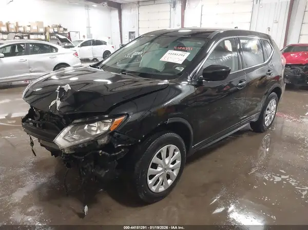 JN8AT2MV7HW007988 2017 NISSAN ROGUE - Image 2