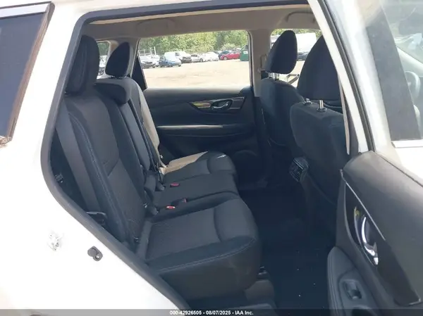 JN8AT2MV7HW008462 2017 NISSAN ROGUE - Image 8