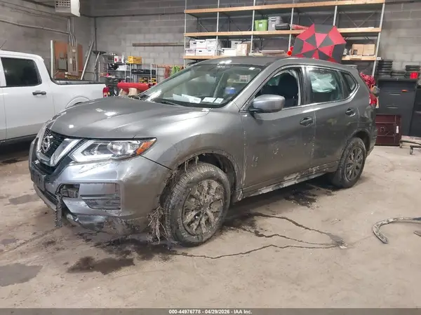 JN8AT2MV7HW008865 2017 NISSAN ROGUE - Image 2