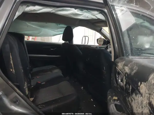 JN8AT2MV7HW008865 2017 NISSAN ROGUE - Image 8