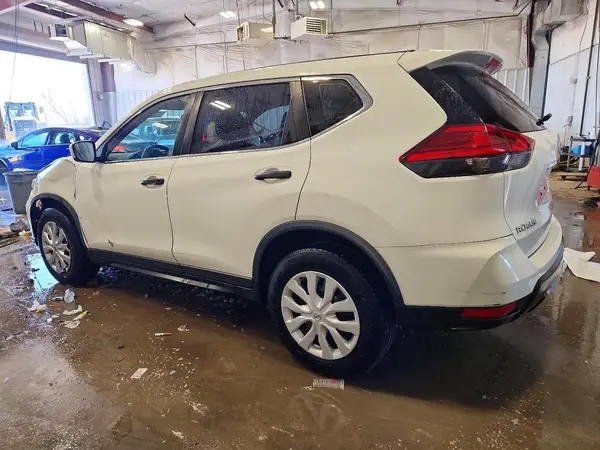 JN8AT2MV7HW009756 2017 NISSAN ROGUE - Image 2