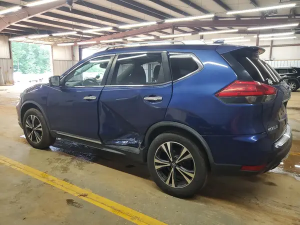 JN8AT2MV7HW013127 2017 NISSAN ROGUE - Image 2