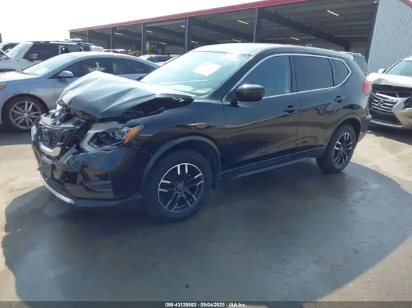 JN8AT2MV7HW014407 2017 NISSAN ROGUE - Image 2