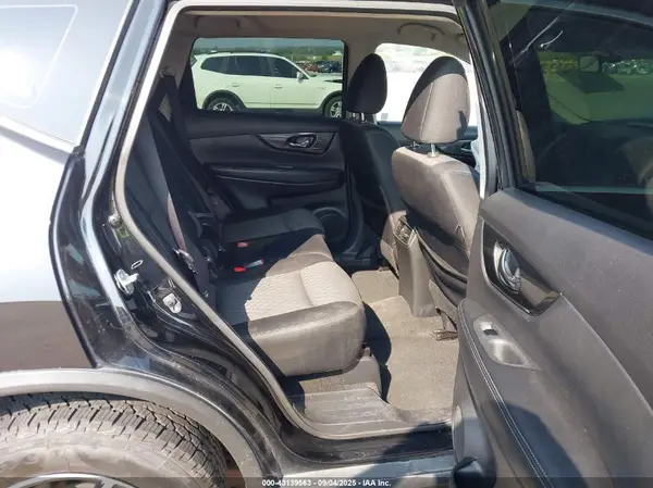 JN8AT2MV7HW014407 2017 NISSAN ROGUE - Image 8