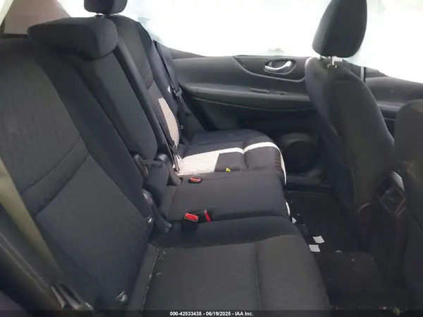 JN8AT2MV7HW014827 2017 NISSAN ROGUE - Image 8