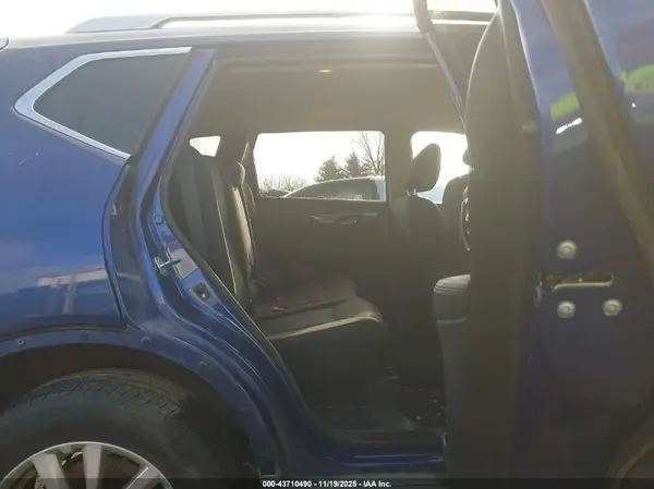 JN8AT2MV7HW016089 2017 NISSAN ROGUE - Image 8
