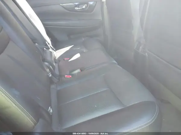 JN8AT2MV7HW017842 2017 NISSAN ROGUE - Image 8