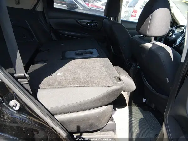 JN8AT2MV7HW020448 2017 NISSAN ROGUE - Image 8