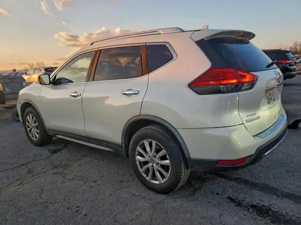 JN8AT2MV7HW021146 2017 NISSAN ROGUE - Image 2