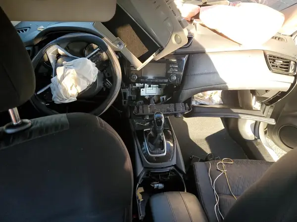 JN8AT2MV7HW022331 2017 NISSAN ROGUE - Image 8