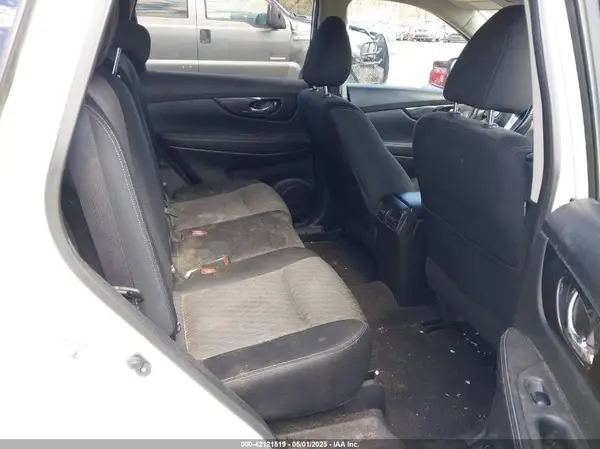 JN8AT2MV7HW023785 2017 NISSAN ROGUE - Image 8