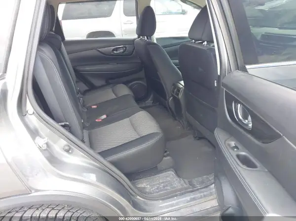 JN8AT2MV7HW025973 2017 NISSAN ROGUE - Image 8