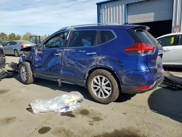 JN8AT2MV7HW026069 2017 NISSAN ROGUE - Image 2