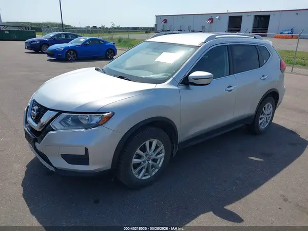 JN8AT2MV7HW250393 2017 NISSAN ROGUE - Image 2