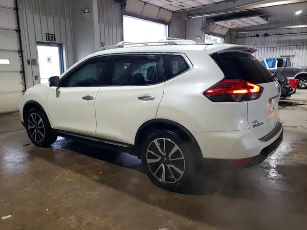 JN8AT2MV7HW250801 2017 NISSAN ROGUE - Image 2