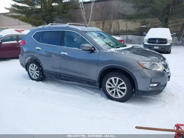 JN8AT2MV7HW252337 2017 NISSAN ROGUE - Image 1