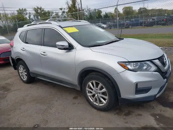 JN8AT2MV7HW256419 2017 NISSAN ROGUE - Image 1