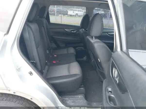 JN8AT2MV7HW256419 2017 NISSAN ROGUE - Image 8