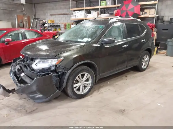 JN8AT2MV7HW256887 2017 NISSAN ROGUE - Image 2