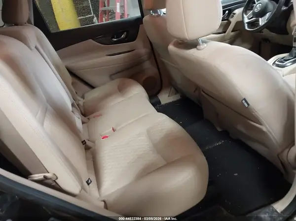 JN8AT2MV7HW256887 2017 NISSAN ROGUE - Image 8