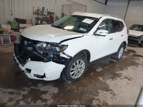 JN8AT2MV7HW257294 2017 NISSAN ROGUE - Image 2