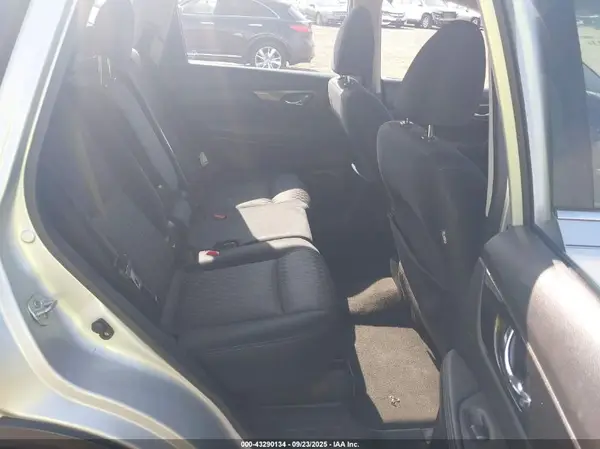 JN8AT2MV7HW257635 2017 NISSAN ROGUE - Image 8