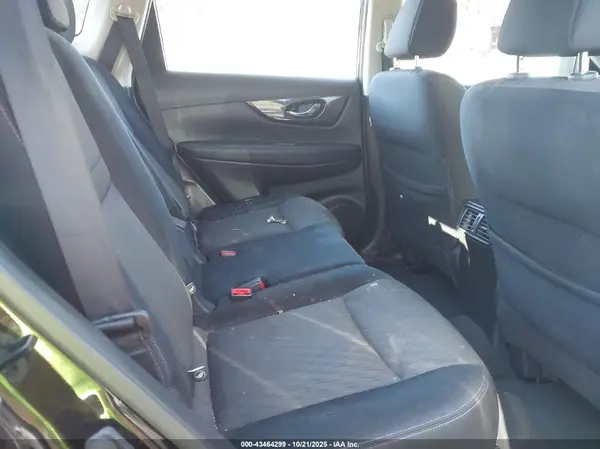 JN8AT2MV7HW258221 2017 NISSAN ROGUE - Image 8