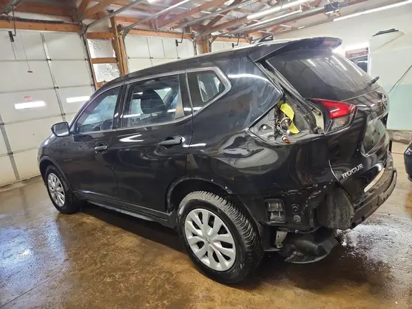 JN8AT2MV7HW260969 2017 NISSAN ROGUE - Image 2