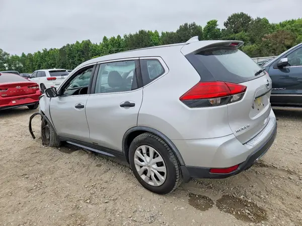JN8AT2MV7HW261314 2017 NISSAN ROGUE - Image 2