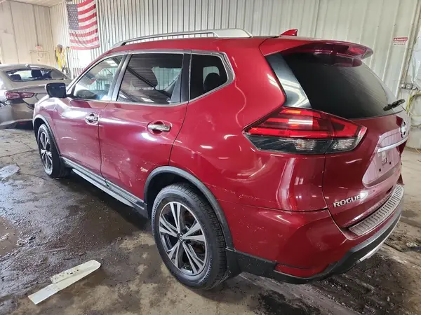 JN8AT2MV7HW262401 2017 NISSAN ROGUE - Image 2