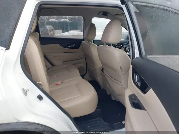 JN8AT2MV7HW263774 2017 NISSAN ROGUE - Image 8