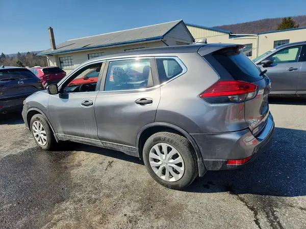 JN8AT2MV7HW264147 2017 NISSAN ROGUE - Image 2