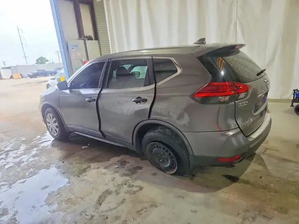 JN8AT2MV7HW264486 2017 NISSAN ROGUE - Image 2