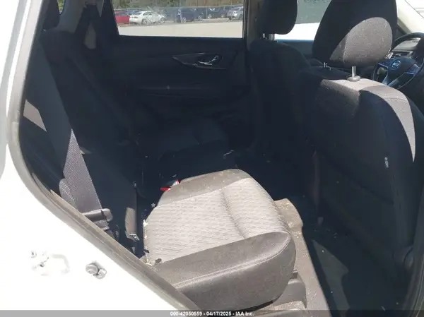 JN8AT2MV7HW268487 2017 NISSAN ROGUE - Image 8
