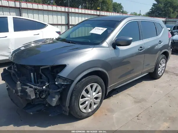 JN8AT2MV7HW268814 2017 NISSAN ROGUE - Image 2