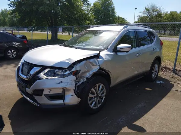 JN8AT2MV7HW270093 2017 NISSAN ROGUE - Image 2