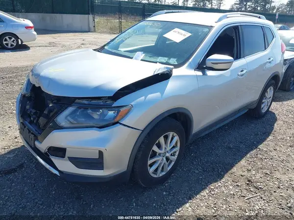 JN8AT2MV7HW270322 2017 NISSAN ROGUE - Image 2