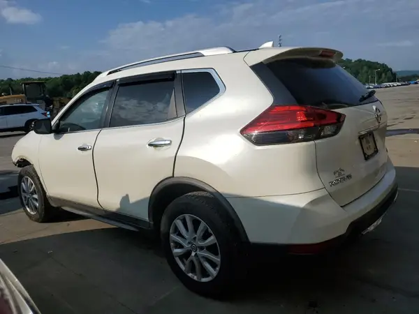 JN8AT2MV7HW271678 2017 NISSAN ROGUE - Image 2