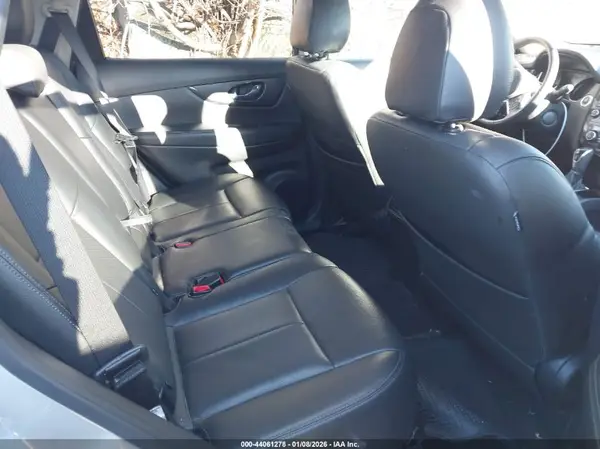 JN8AT2MV7HW272510 2017 NISSAN ROGUE - Image 8